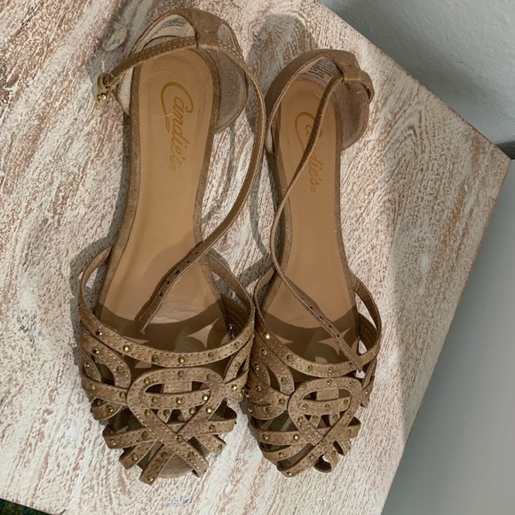 closed toe work sandals